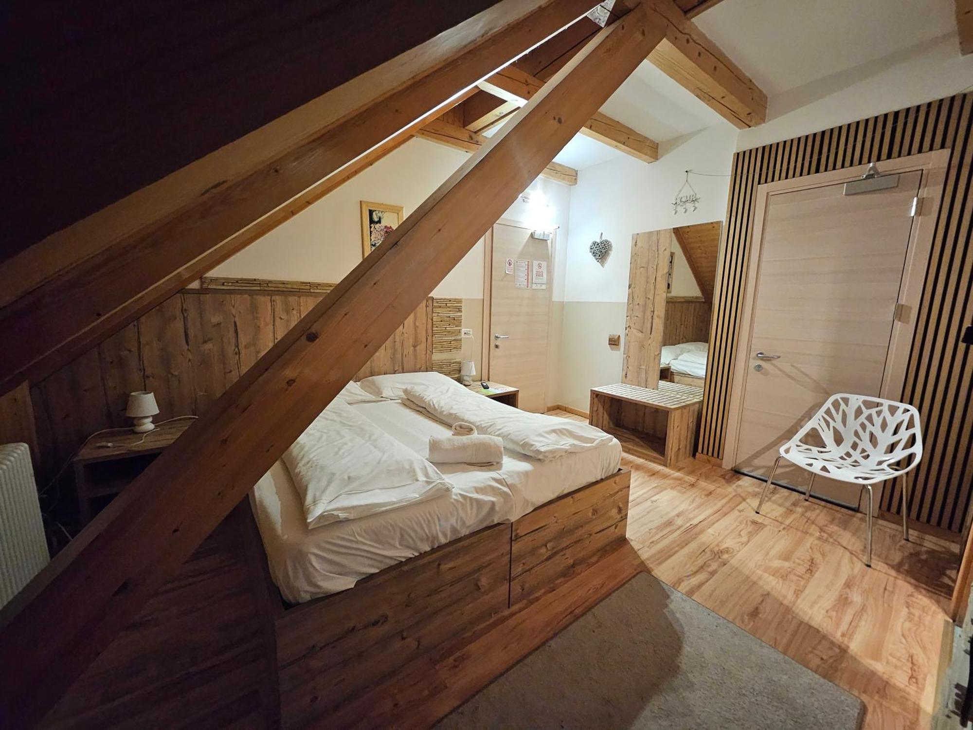 Hotel Tarvisio Four Seasons Exteriör bild