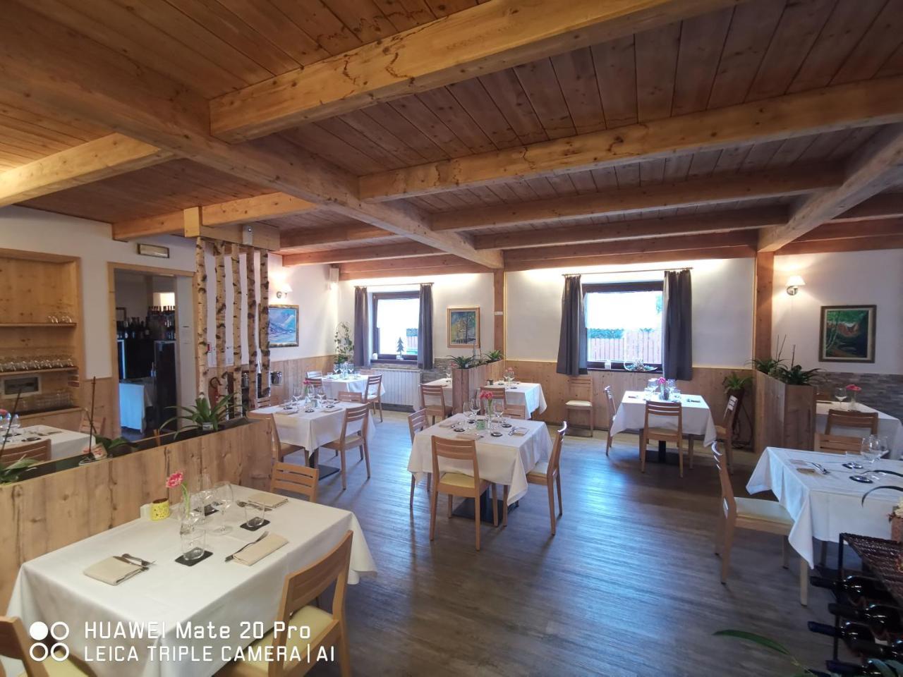 Hotel Tarvisio Four Seasons Exteriör bild