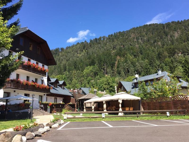 Hotel Tarvisio Four Seasons Exteriör bild